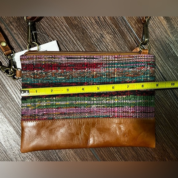 NWT serrv Crossbody, wristlet, shoulder bag. Three-in-one. - Picture 14 of 14